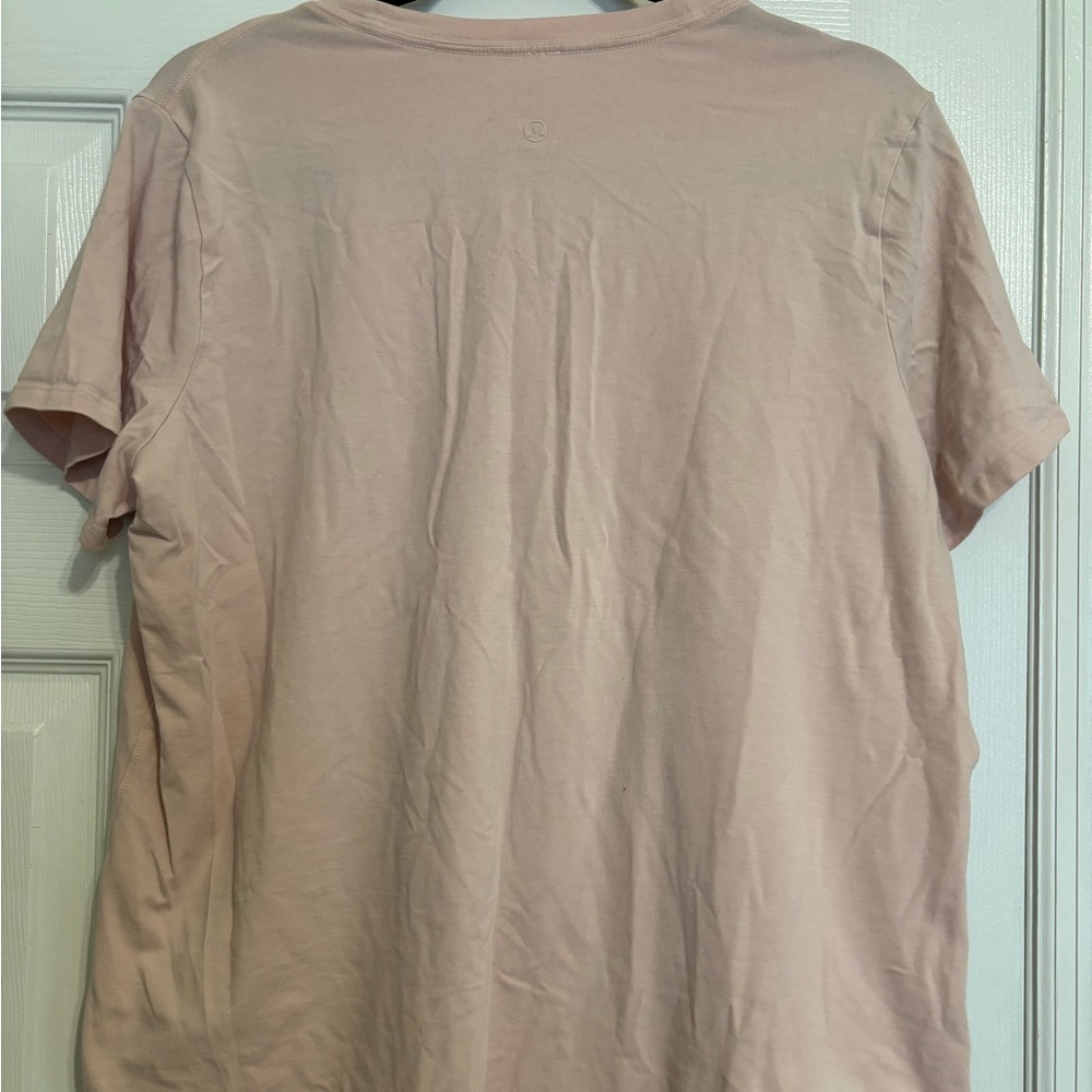 Lululemon Basic Tee Size Large - Picture 2 of 3